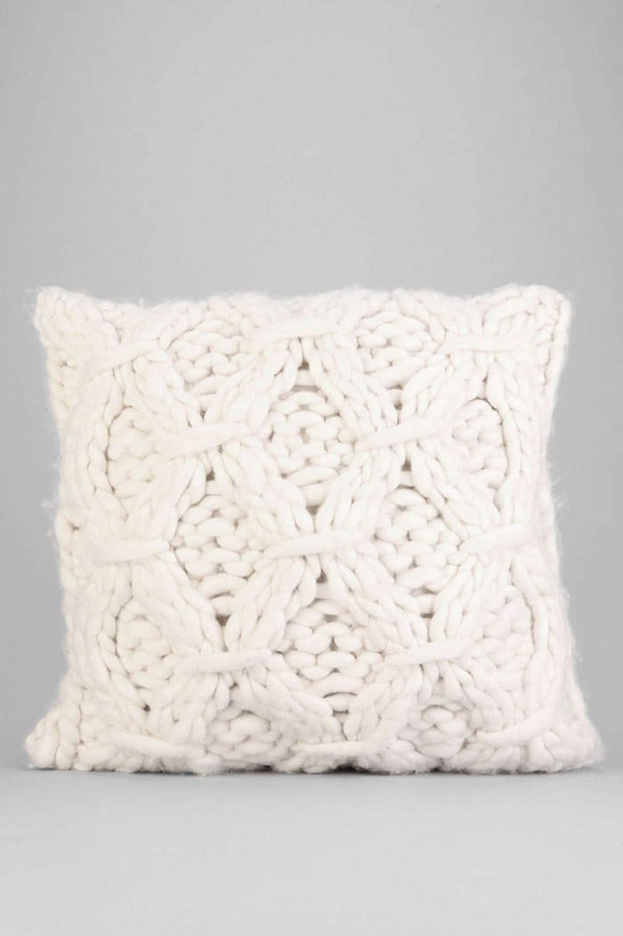 cozy-gift-knitwear-cushion