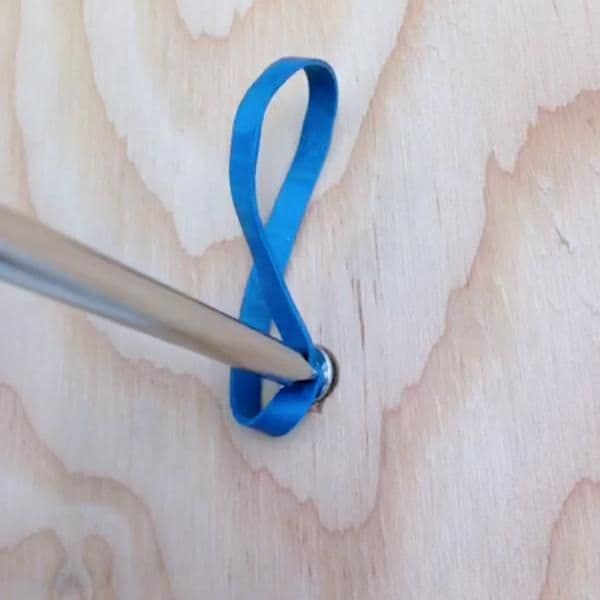 rubber band removes stripped screw
