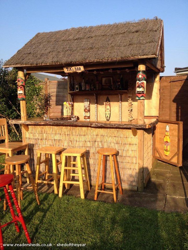 10 Awesome Backyard Bars That Will Inspire You To Build ...