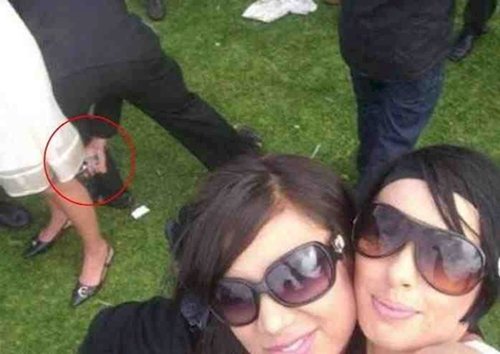 13 Selfies That Contain An Unexpected Surprise