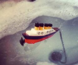 Titanic Bath Plug