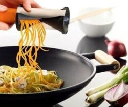 spiral vegetable slicer