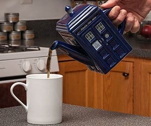 Dr Who tardis tea pot