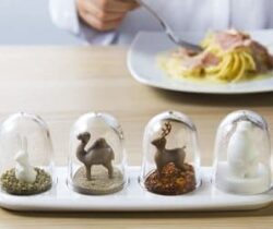animal seasoning shakers