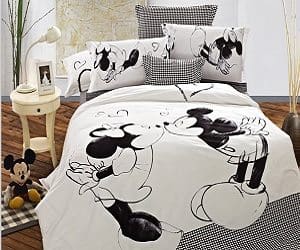 kissing mickey and minnie bedding set