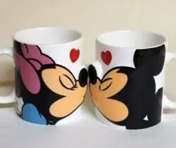 kissing mickey and minnie mugs