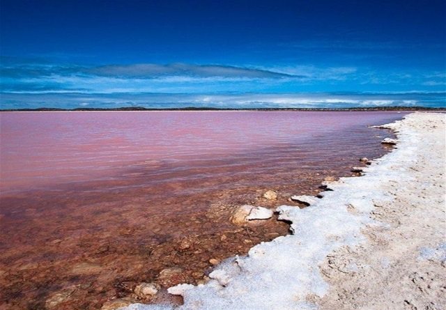 lake retba view