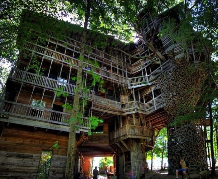 worlds largest treehouse usa