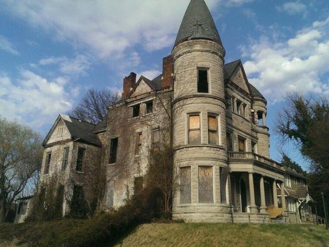 creepy mansion side