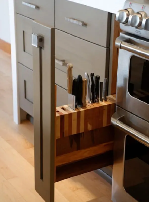 slide-out knife blocK