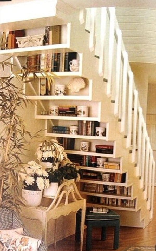 understairs bookshelf
