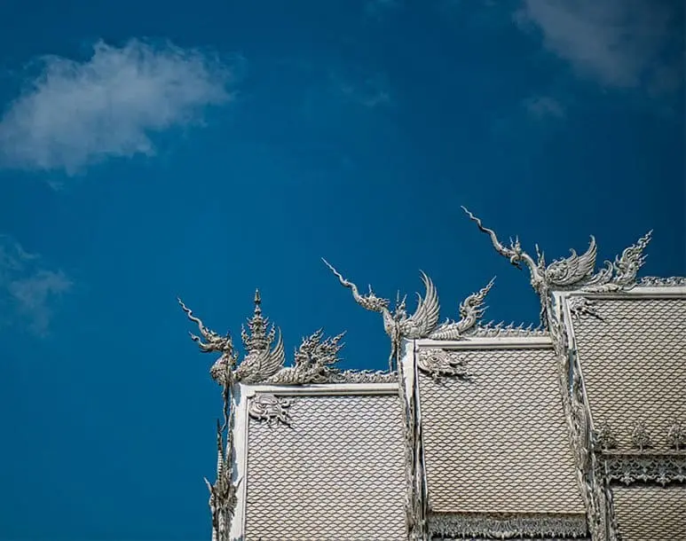 white-temple-thailand-11