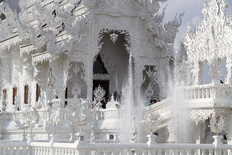 white-temple-thailand-9
