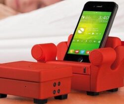 Speaker and Charger Phone Chair red