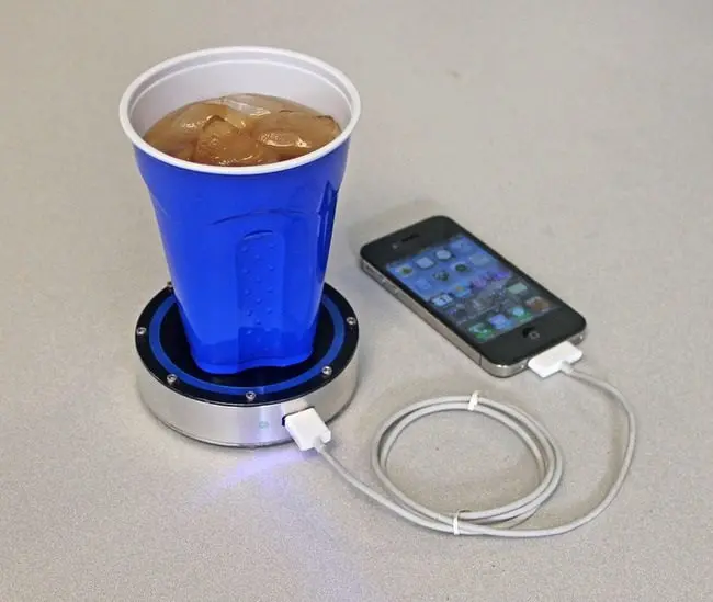 phone charger that uses hot and cold drinks