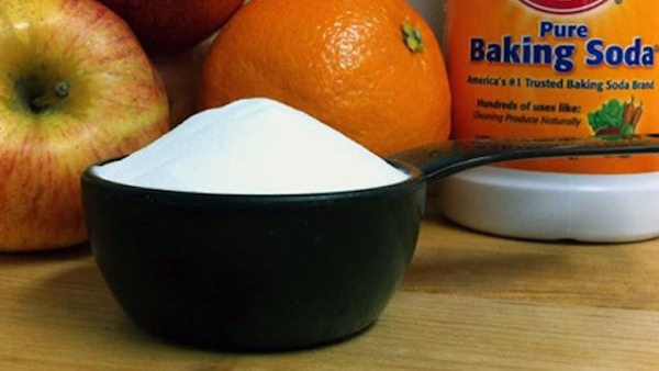 cleaning with baking soda 12