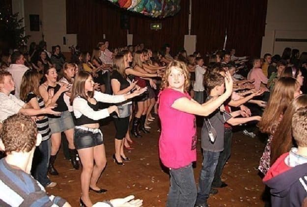 school-disco-macarena