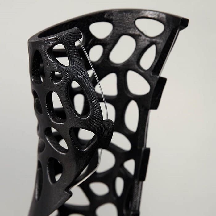 3d-printed-cast-deniz-karasahian close up 2
