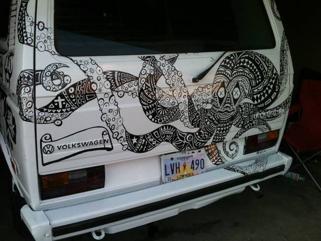 awesome-octopus-drawing-on-van