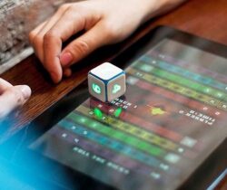 bluetooth tablet dice
