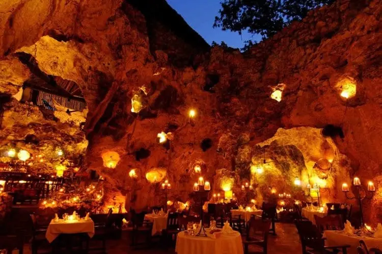 cave-restaurant