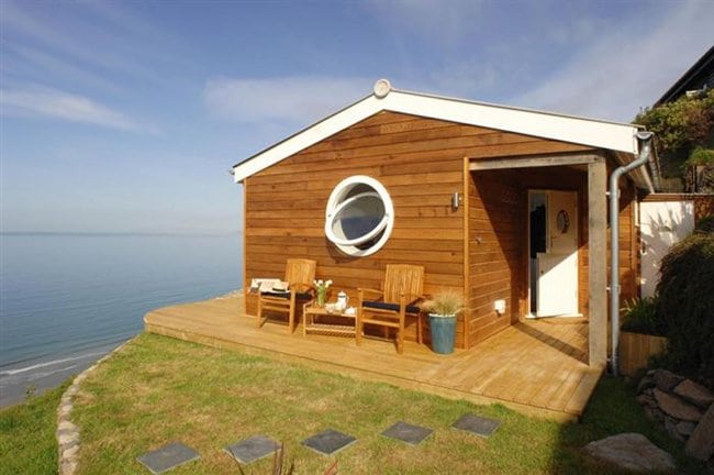 cornwall-tiny-house-outside