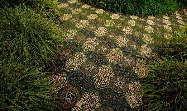 garden-pebble-path-check