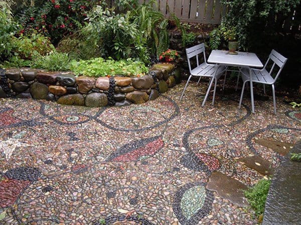 garden-pebble-path-patch