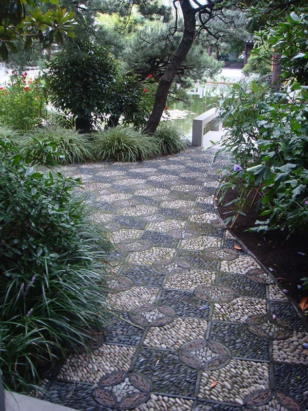 garden-pebble-path-squares