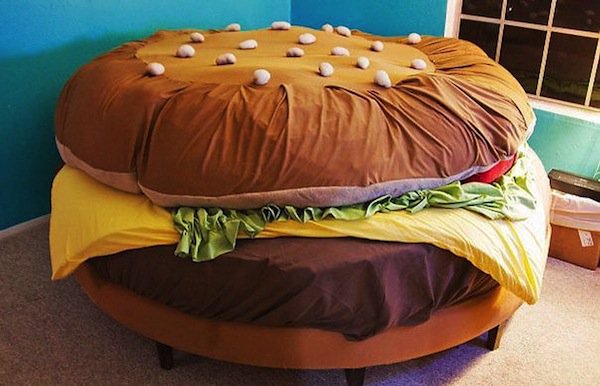 gifts-hamburger-bed