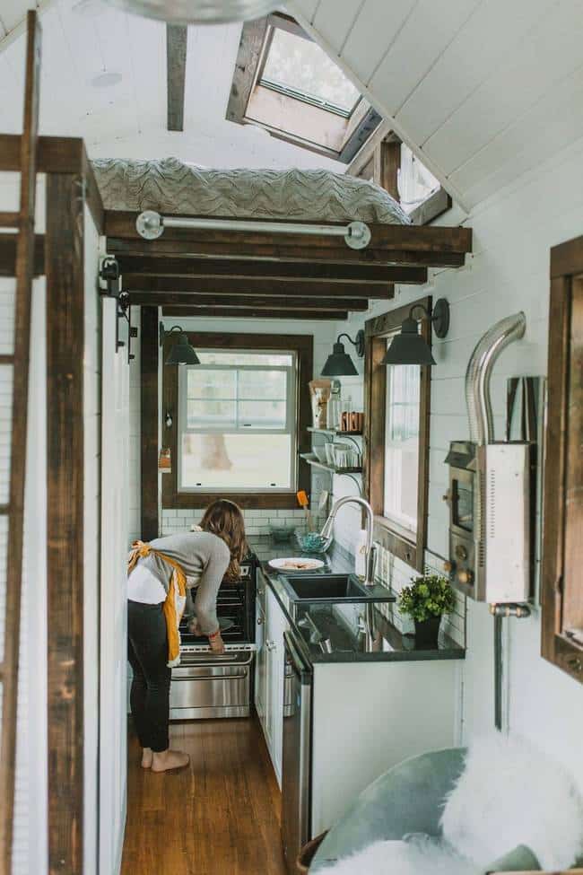 heirloom-tiny-home-cook