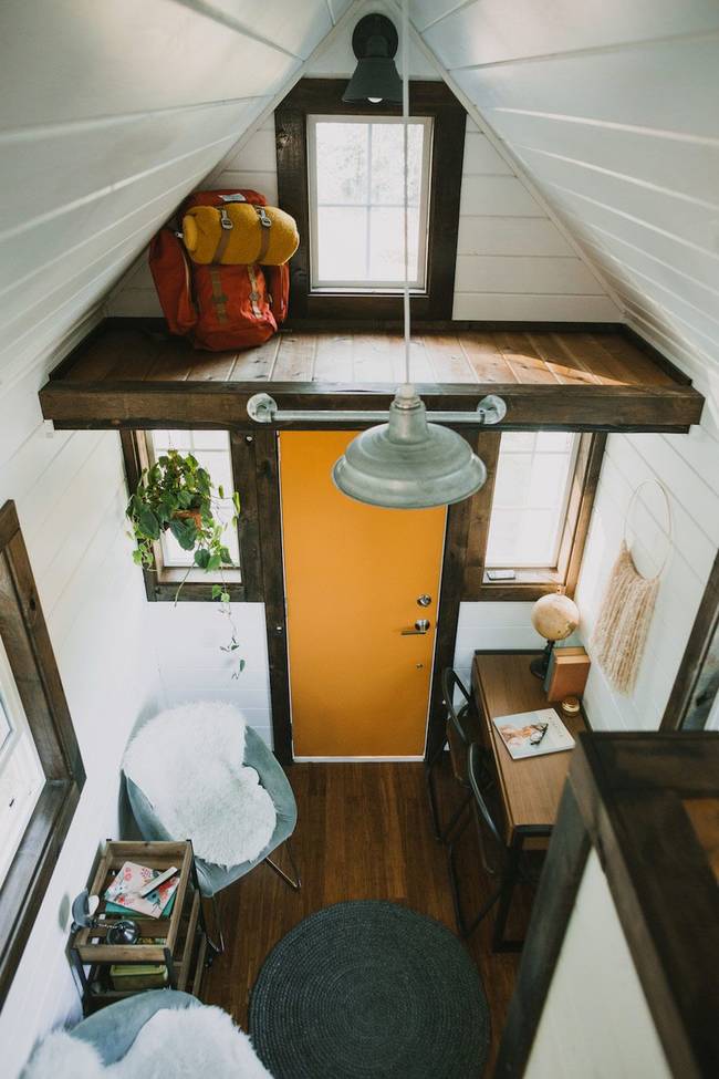 heirloom-tiny-home-entrance