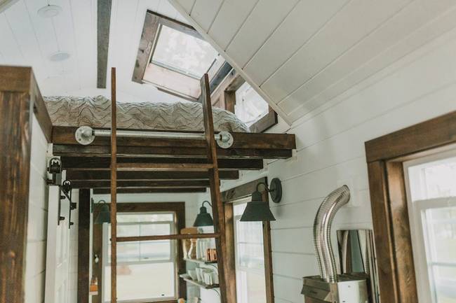 heirloom-tiny-home-ladder