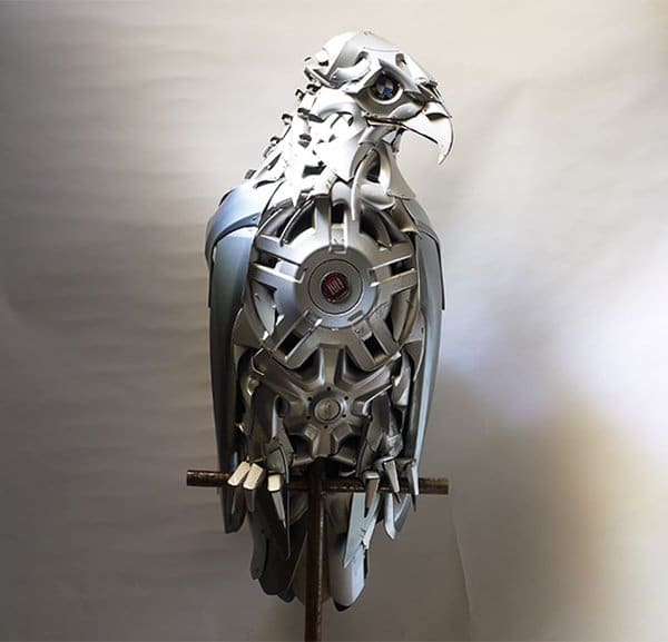 hubcap-sculpture-bird-side