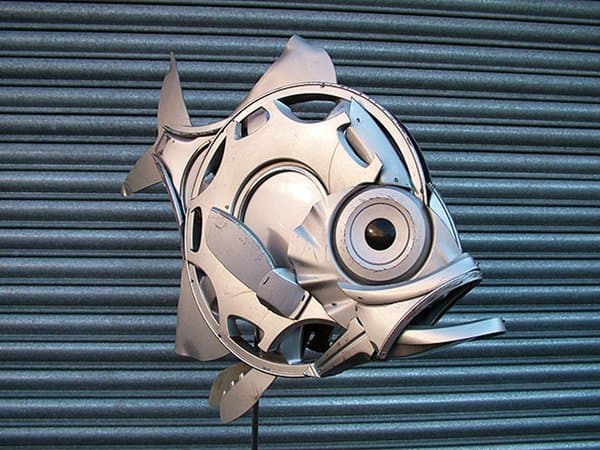 hubcap-sculpture-fish