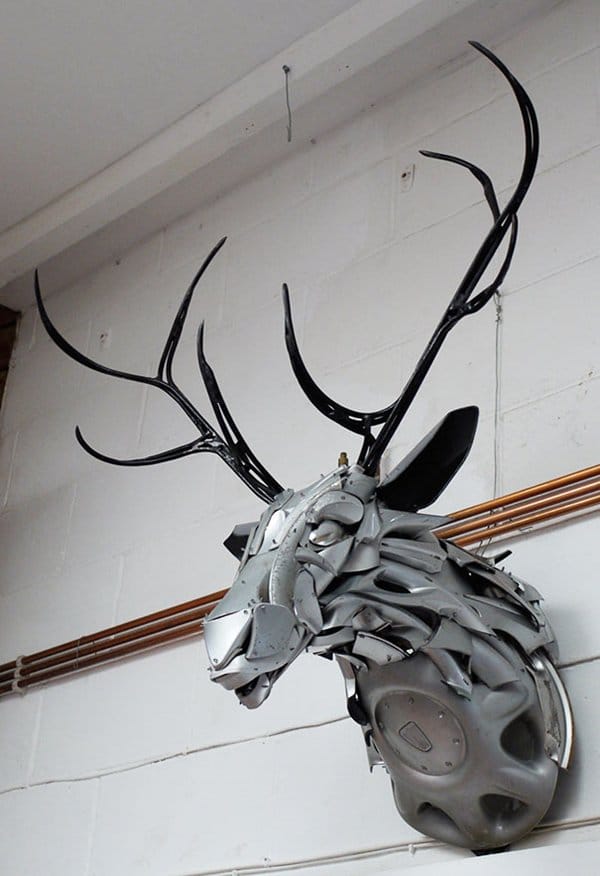 hubcap-sculpture-stag
