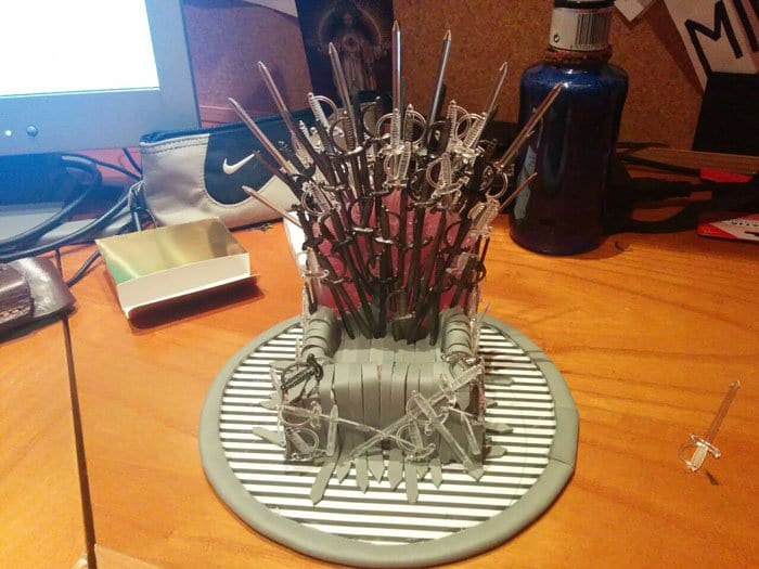 iron-throne-stand-for-phone-diy-game-of-thrones-nearly finished