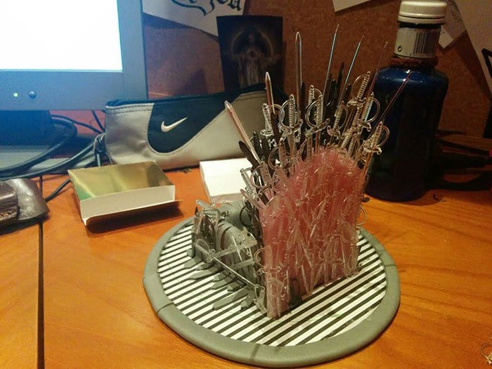 iron-throne-stand-for-phone-diy-game-of-thrones-rear view