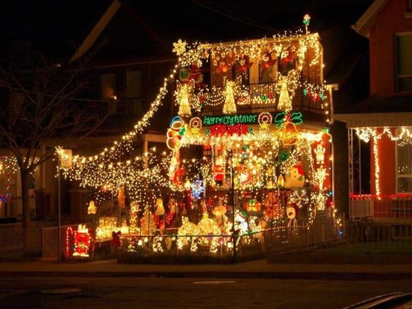 15 Homes That Have Taken Christmas Decorations To Another Level