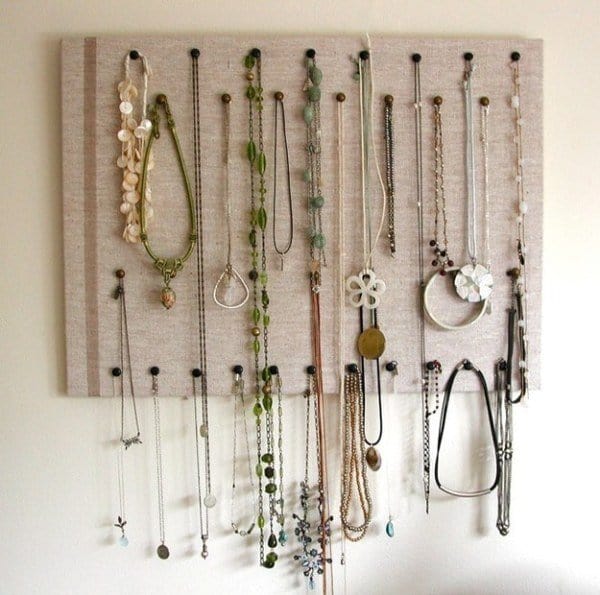 necklace-corkboard