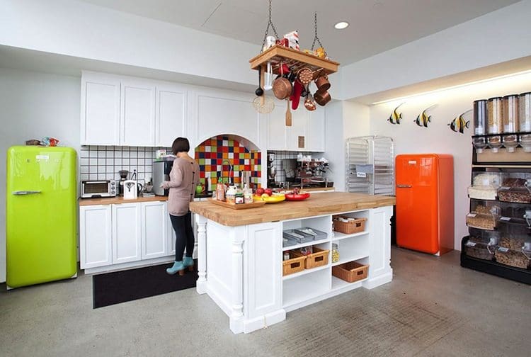 offices-airbnb-kitchen