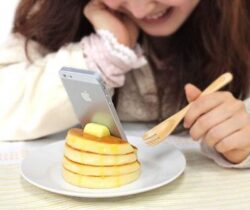 pancake smartphone stand