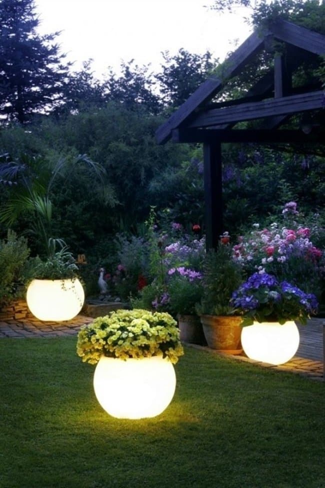 planters-glow-in-the-dark-paint