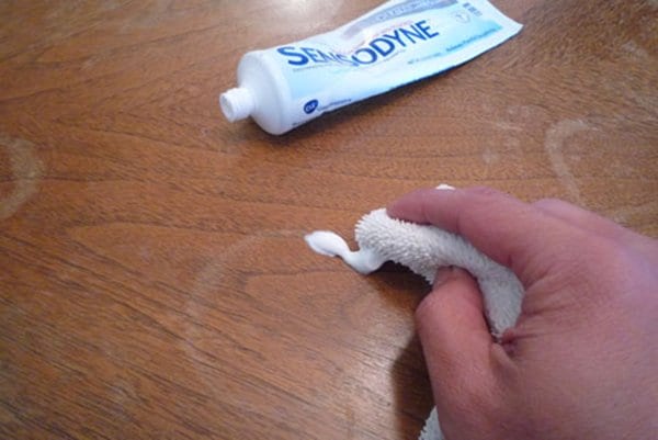 remove-water-rings-toothpaste