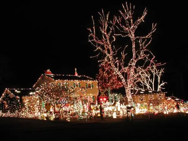 so-many-christmas-lights