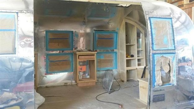 start-transforming-old-camper