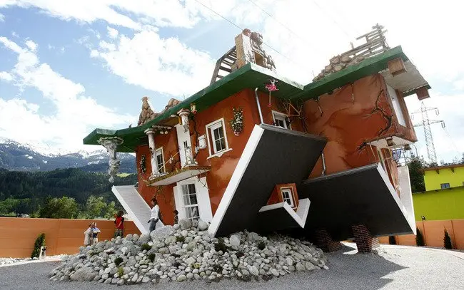 upside-down-house-out