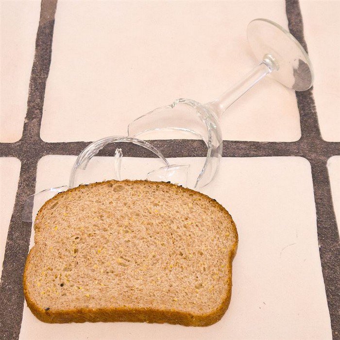 use a bread slice to pick up broken glass