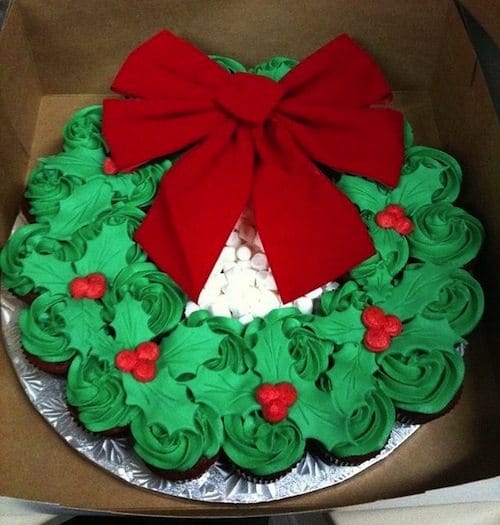 wreath-cupcake-cake