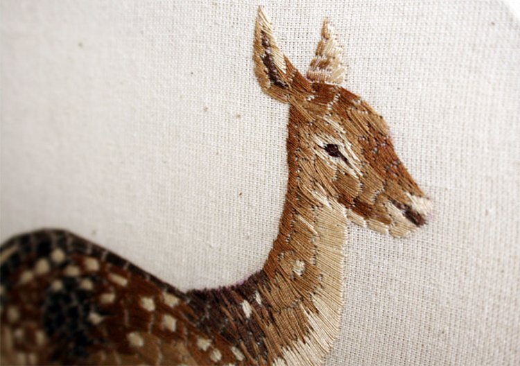 animal-embroidery-chloe-giordano-deer